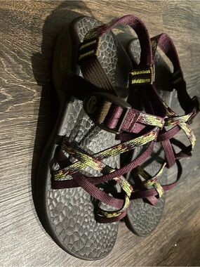 Chaco Women's size 9 Z/2 Sandals in Burgundy with Green accent